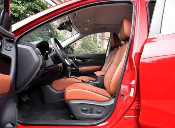 奇骏 2017款 2.5L CVT至尊版 4WD 车厢座椅   前排空间