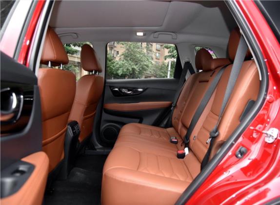 奇骏 2017款 2.5L CVT至尊版 4WD 车厢座椅   后排空间