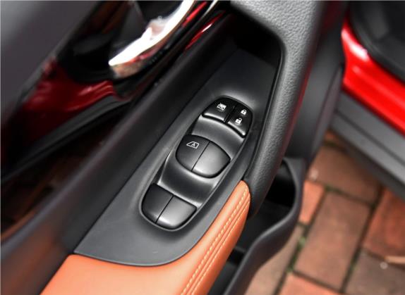 奇骏 2017款 2.5L CVT至尊版 4WD 车厢座椅   门窗控制