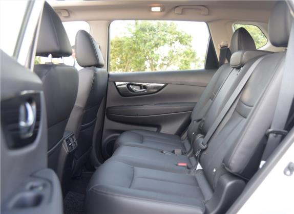 奇骏 2017款 2.5L CVT七座领先版 4WD 车厢座椅   后排空间