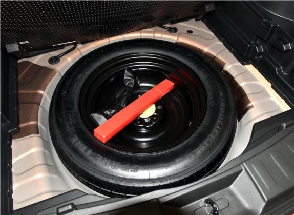 奇骏 2017款 2.5L CVT领先版 4WD 其他细节类   备胎