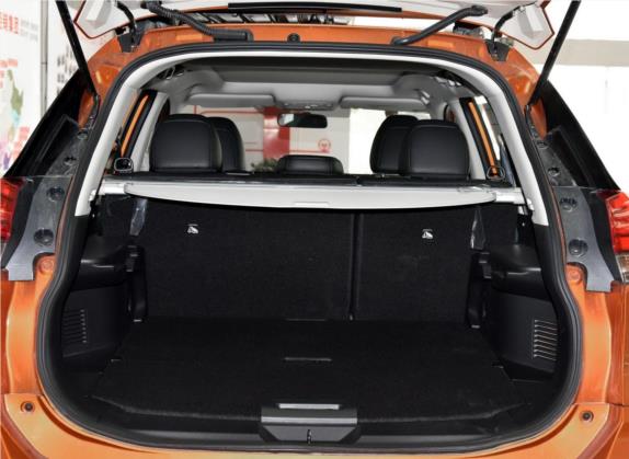 奇骏 2017款 2.5L CVT领先版 4WD 车厢座椅   后备厢