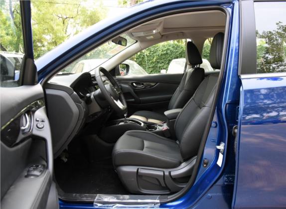 奇骏 2017款 2.0L CVT智享版 2WD 车厢座椅   前排空间