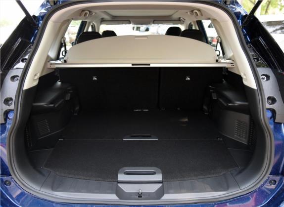 奇骏 2017款 2.0L CVT智享版 2WD 车厢座椅   后备厢