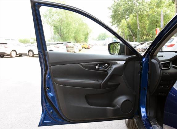 奇骏 2017款 2.0L CVT智享版 2WD 车厢座椅   前门板