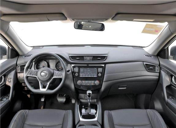 奇骏 2017款 2.0L CVT七座舒适版 2WD 中控类   中控全图