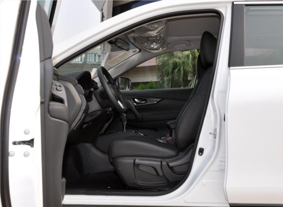 奇骏 2017款 2.0L CVT七座舒适版 2WD 车厢座椅   前排空间