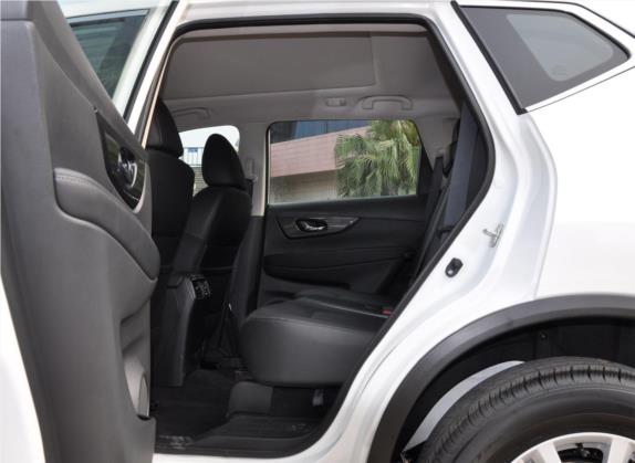 奇骏 2017款 2.0L CVT七座舒适版 2WD 车厢座椅   后排空间