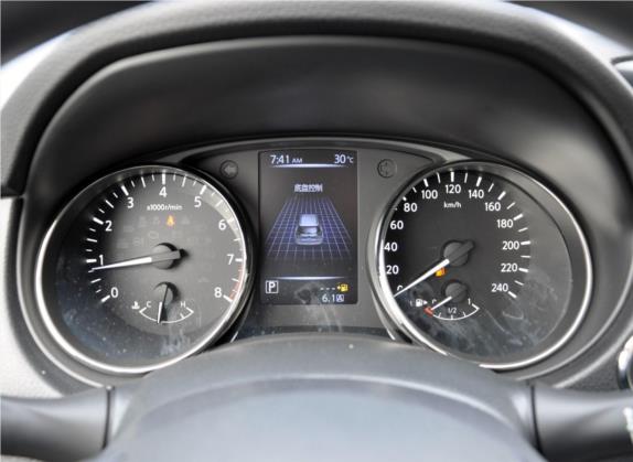 奇骏 2017款 2.0L CVT七座舒适版 2WD 中控类   仪表盘