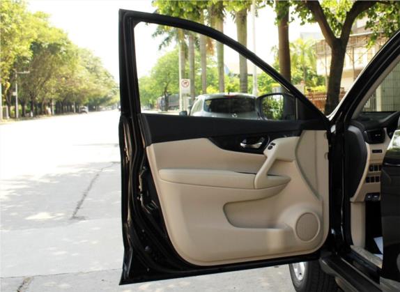 奇骏 2017款 2.0L CVT时尚版 2WD 车厢座椅   前门板