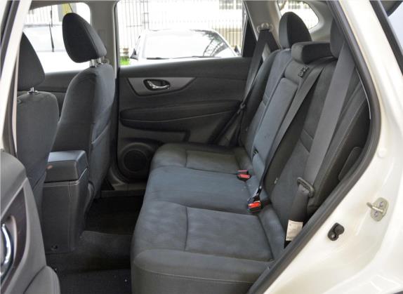 奇骏 2017款 2.0L 手动经典版 2WD 车厢座椅   后排空间