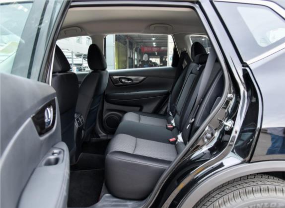 奇骏 2019款 2.0L CVT时尚版 2WD 车厢座椅   后排空间