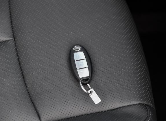 奇骏 2019款 2.0L CVT舒适版 2WD 其他细节类   钥匙