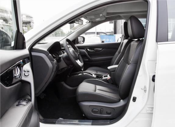 奇骏 2019款 2.0L CVT舒适版 2WD 车厢座椅   前排空间