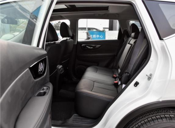 奇骏 2019款 2.0L CVT舒适版 2WD 车厢座椅   后排空间