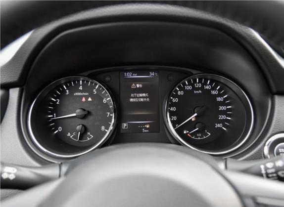 奇骏 2019款 2.0L CVT舒适版 2WD 中控类   仪表盘