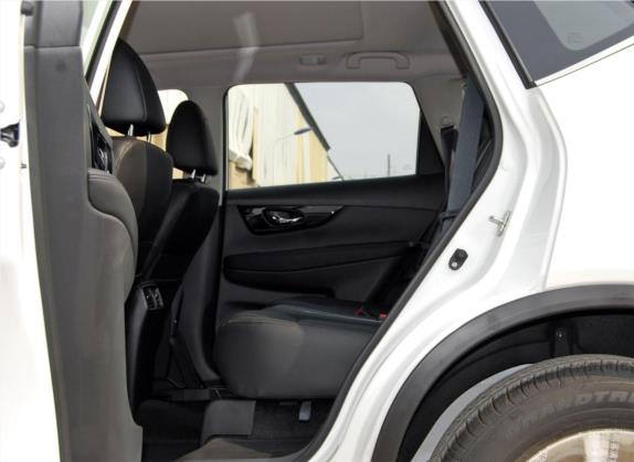 奇骏 2019款 2.0L CVT七座舒适版 2WD 车厢座椅   后排空间