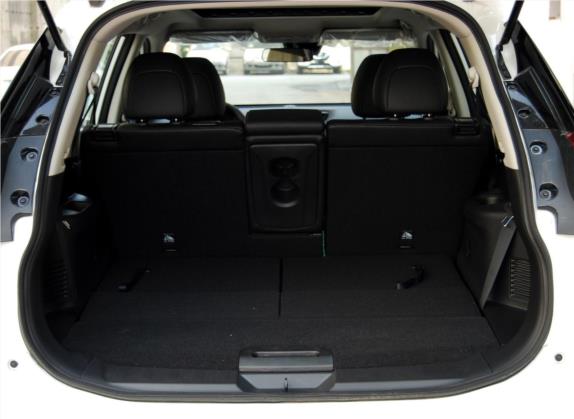 奇骏 2019款 2.0L CVT七座舒适版 2WD 车厢座椅   后备厢
