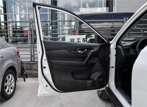 奇骏 2019款 2.5L CVT智联领先版 4WD 车厢座椅   前门板