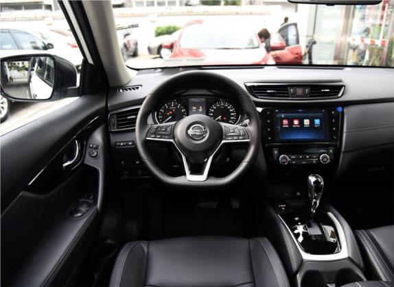 奇骏 2019款 2.5L CVT智联七座领先版 4WD 中控类   驾驶位