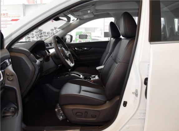 奇骏 2019款 2.5L CVT智联豪华版 4WD 车厢座椅   前排空间