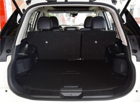 奇骏 2019款 2.5L CVT智联豪华版 4WD 车厢座椅   后备厢