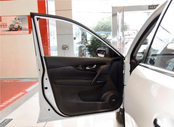 奇骏 2019款 2.5L CVT智联豪华版 4WD 车厢座椅   前门板