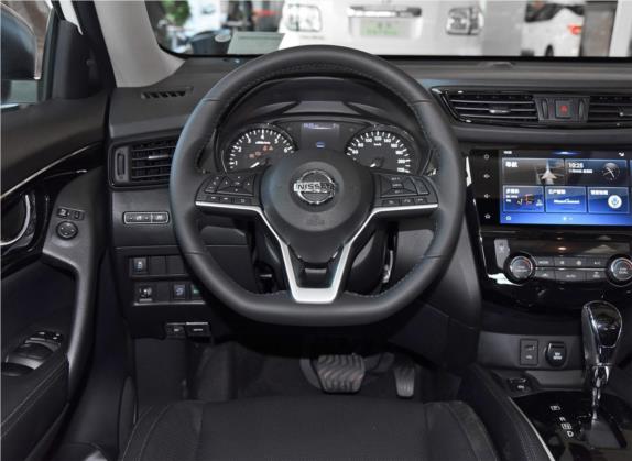 奇骏 2019款 2.0L CVT智联舒适版 2WD 中控类   驾驶位