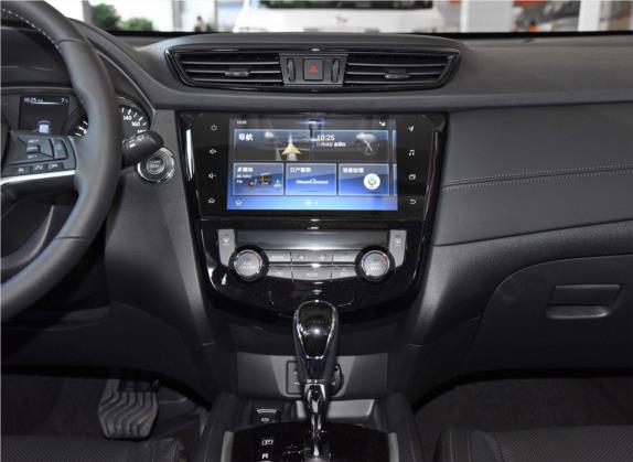 奇骏 2019款 2.0L CVT智联舒适版 2WD 中控类   中控台
