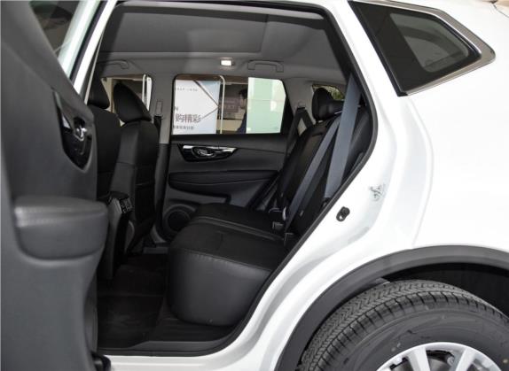 奇骏 2019款 2.0L CVT智联舒适版 2WD 车厢座椅   后排空间