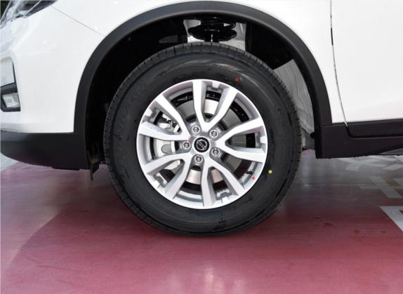 奇骏 2019款 2.0L CVT智联七座舒适版 2WD 其他细节类   前轮