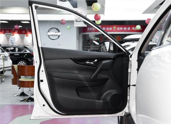 奇骏 2019款 2.0L CVT智联七座舒适版 2WD 车厢座椅   前门板