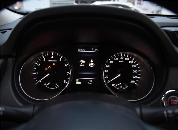 奇骏 2019款 2.0L CVT智联七座舒适版 2WD 中控类   仪表盘