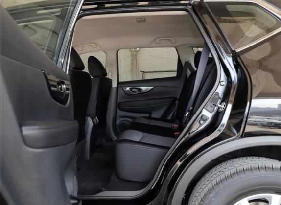 奇骏 2020款 2.0L XE CVT 2WD时尚版 车厢座椅   后排空间