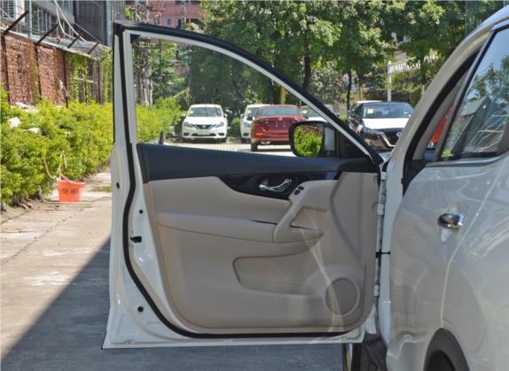 奇骏 2020款 2.0L XL ITS CVT 2WD智联舒适版 车厢座椅   前门板
