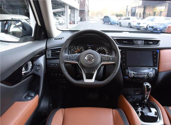 奇骏 2020款 2.5L XV Premium CVT 4WD至尊领航版 中控类   驾驶位