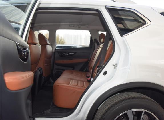 奇骏 2020款 2.5L XV Premium CVT 4WD至尊领航版 车厢座椅   后排空间
