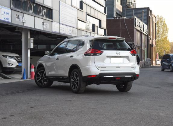 奇骏 2020款 2.5L XV Premium CVT 4WD至尊领航版 外观   斜后