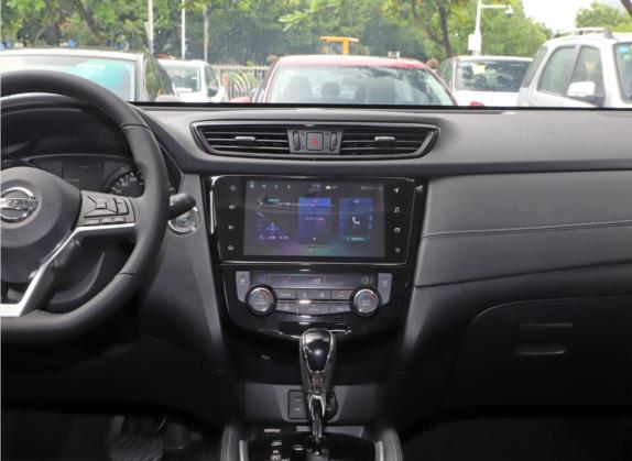奇骏 2021款 2.0L CVT 2WD XL ITS 3rows智联七座舒适版 中控类   中控台