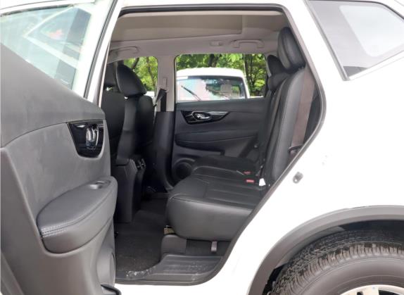 奇骏 2021款 2.0L CVT 2WD XL ITS 3rows智联七座舒适版 车厢座椅   后排空间