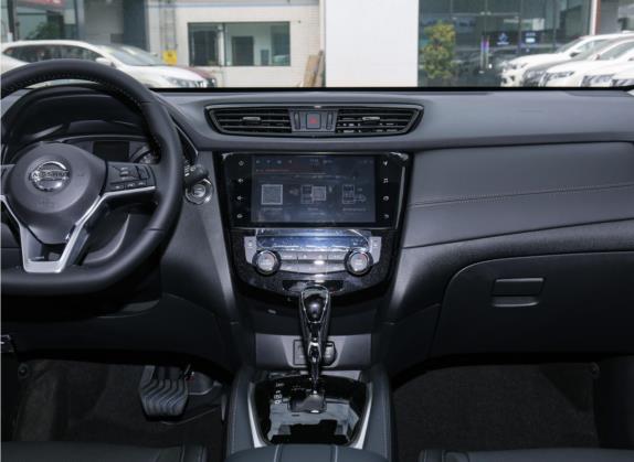 奇骏 2021款 2.0L CVT 2WD XL Premium智联尊享版 中控类   中控台