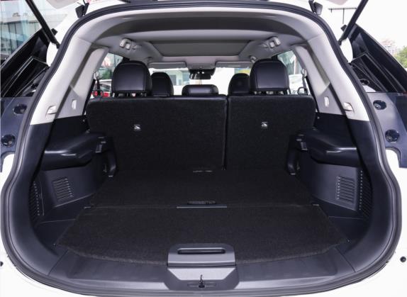 奇骏 2021款 2.0L CVT 2WD XL Premium智联尊享版 车厢座椅   后备厢