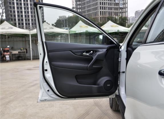 奇骏 2021款 2.5L CVT 4WD XL ITS豪华领航版 车厢座椅   前门板