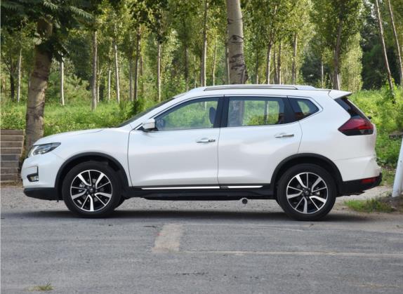 奇骏 2021款 2.5L CVT 4WD XV Premium至尊领航版 外观   正侧