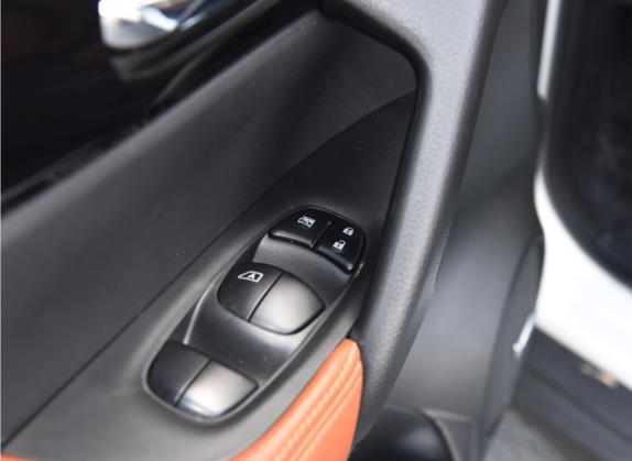 奇骏 2021款 2.5L CVT 4WD XV Premium至尊领航版 车厢座椅   门窗控制