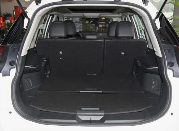 奇骏 2021款 2.0L CVT 2WD XL ITS舒适纪念版 车厢座椅   后备厢