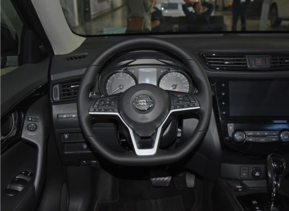 奇骏 2021款 2.0L CVT 2WD XL Premium尊享纪念版 中控类   驾驶位