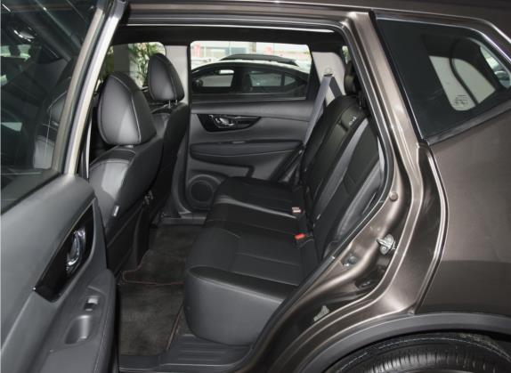 奇骏 2021款 2.0L CVT 2WD XL Premium尊享纪念版 车厢座椅   后排空间