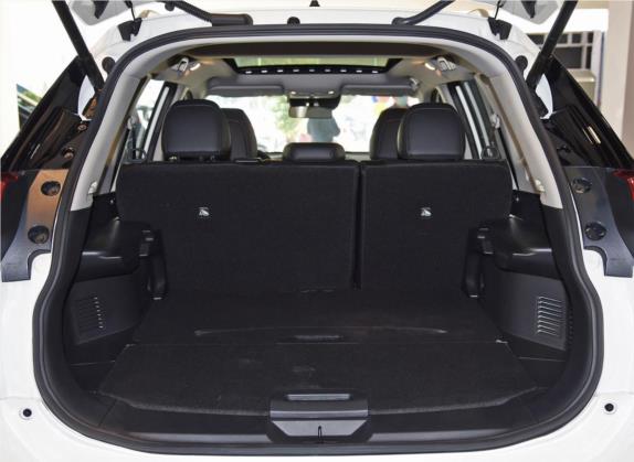 奇骏 2021款 2.5L CVT 4WD XL ITS豪华纪念版 车厢座椅   后备厢