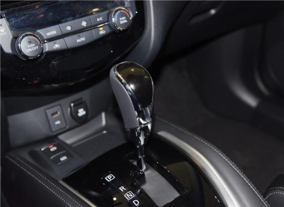 奇骏 2021款 2.5L CVT 4WD XL ITS豪华纪念版 中控类   挡把